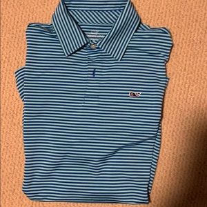 Vineyard vines button collar